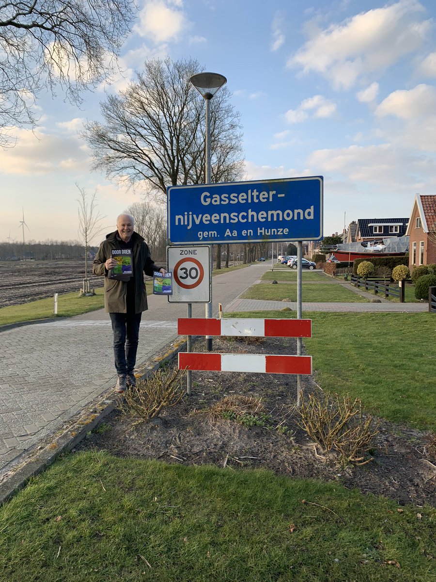 henkheijerman's tweet photo. Vanm samen met partner Ingrid het mooie bulletin van @CGB_AenH huis aan huis bezorgd in het buitengebied van Gasselte en daarna in het oostelijk deel van @aaenhunze, zijnde Gasselternijveenschemond/ Gasselterboerveenschemond/Tweede Dwarsdiep. Alle kandidaten helder in beeld. 👍 https://t.co/l3OEQfVkGp
