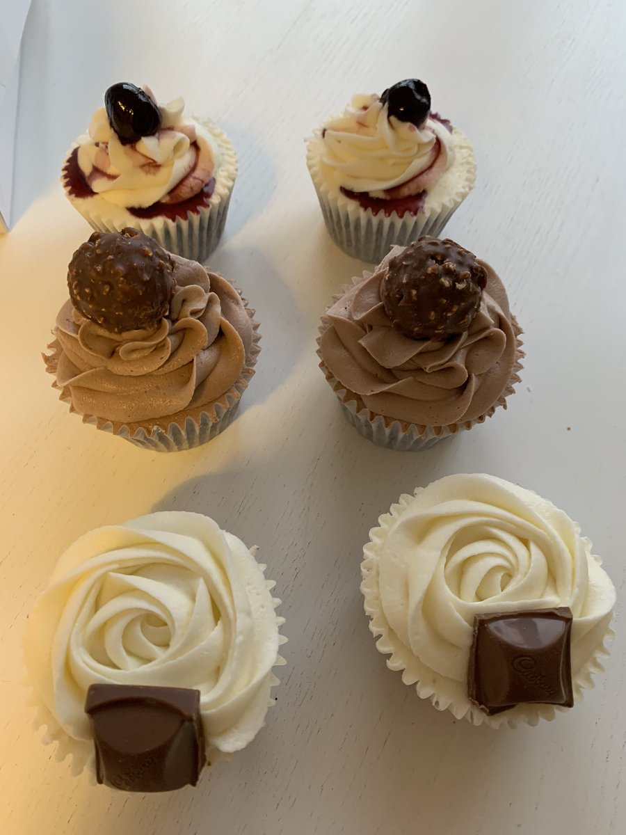Miss_P83's tweet photo. Last nights baking #cupcakes #hendo #baking #homemade https://t.co/tUQ5Zlm1PK