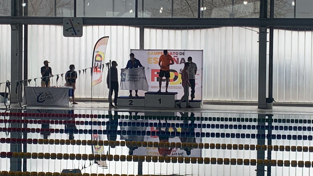 vimentra's tweet photo. Fin de la segunda jornada del Camp. España 🇪🇸 FEDDI Feddi DI Alejandro Meneses logra medalla 🥉 en 200 Espalda y un merecido 4 puesto en 200 libres. @FundacionDISA #capacitas https://t.co/ma4m9ZPKQN
