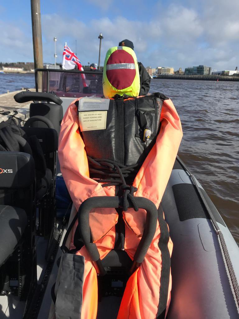 HMSCalliope's tweet photo. Continuing our #CPD theme, today some of our ship’s company took part in a mini leadership task. Building on Marinisation and Command, Leadership and Management skills, they had to plan, search and retrieve a missing member of the ship’s company.
@RNReserve #SailorFirst https://t.co/8PDfgOUBWM