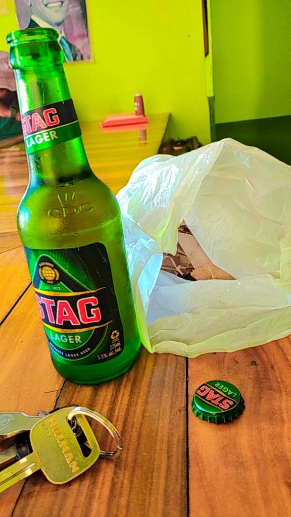 Aaapall_'s tweet photo. Nothing's better than a cold stag and a Roti from Kelly's onna Saturday π» #Stag #amansbeer https://t.co/FJ34GuxitL