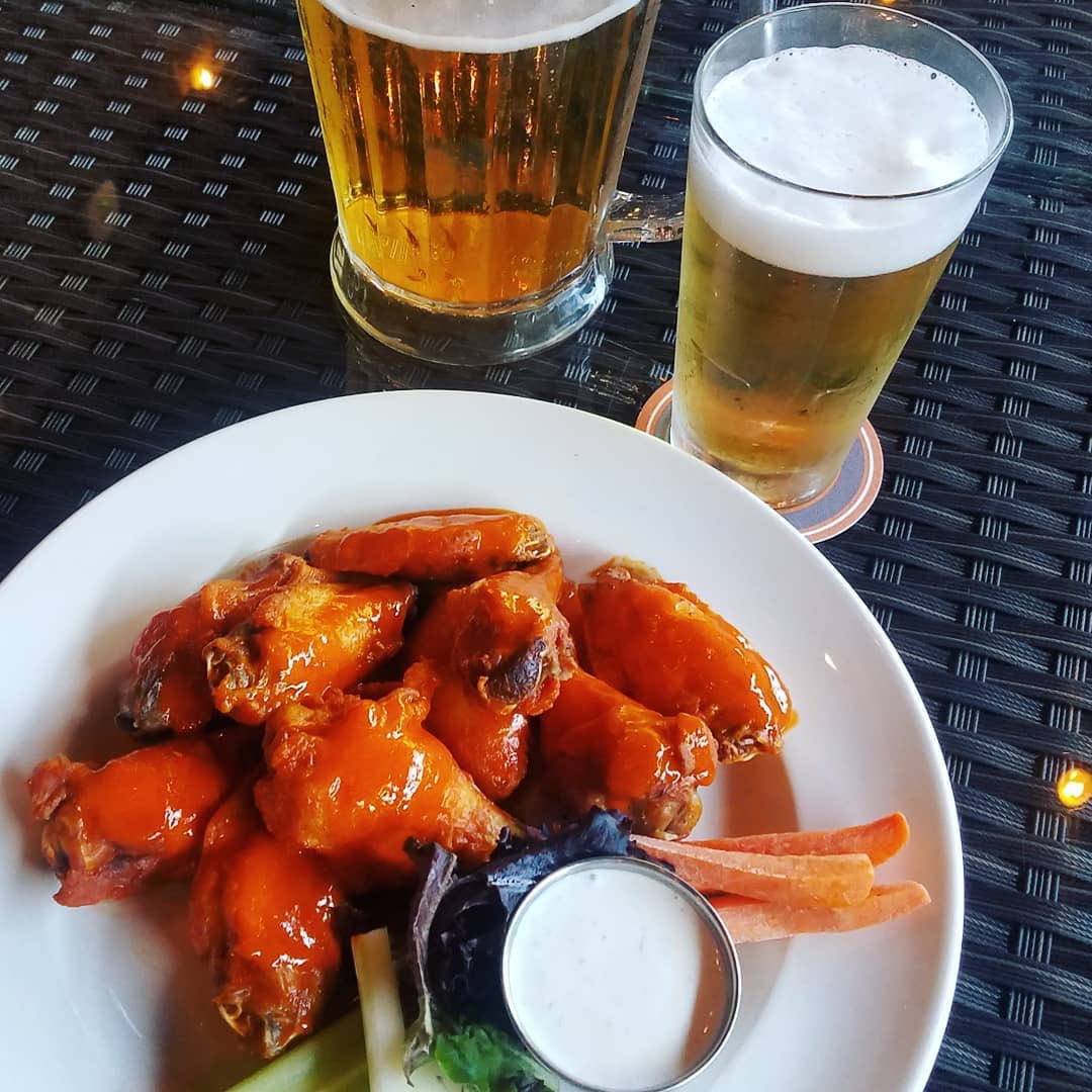 We gotcha you covered for all the BIG GAMES. 

Today’s basketball lineup:
2:30 PM UNI Men’s
4 PM Iowa Women’s 
5 PM Drake Men’s
5 PM Iowa State Men’s

With all those TV's + audio we gotcha covered at Gilroy’s. GameDay promo with Wings + Pitcher of Beer. Come get some.