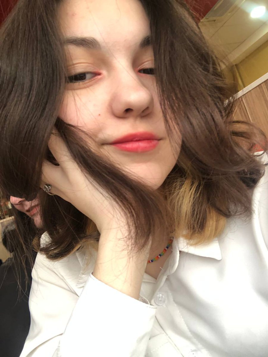 ktxx_a__'s tweet photo. она пыталась быть красивой https://t.co/IkJz2zDGLm