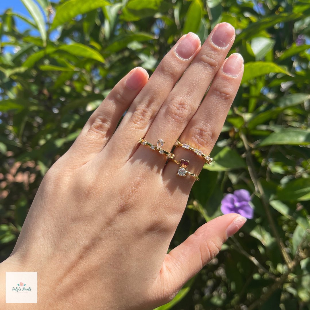 laly_sjewels's tweet photo. 𝑫𝒊𝒂𝒎𝒐𝒏𝒅𝒔 𝒓𝒊𝒏𝒈𝒔💍✨
#sortijas #ajustables #diamonds #goldenring #apoyalolocalpr🇵🇷 #apoyalodeaquí #pr https://t.co/sAmRy2bQRN