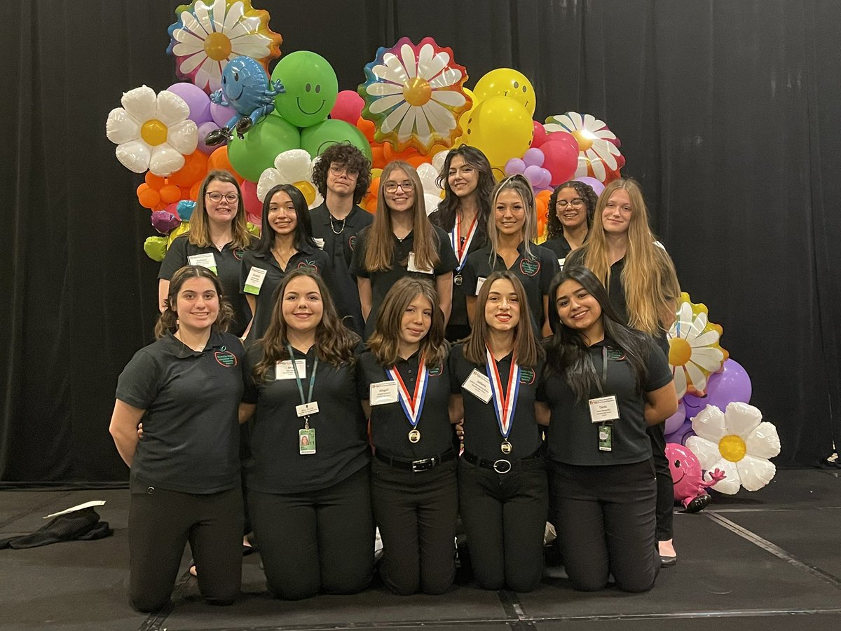 Birdville_CTE's tweet photo. @Birdville_High Education &amp; Training students @TAFEState 🙌 Way to go!!! Thank you to Mrs. Kallas for preparing your students for success!! #FutureTeachers 🍎 https://t.co/RWwnHdmq6O