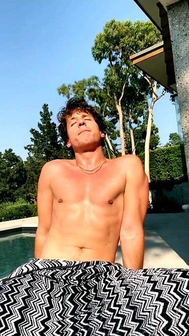 ak47amog's tweet photo. extremely sensitive photos of charlie puth (+18)

a thread🔞(open at your own risk) https://t.co/Uh9O9r8lE0