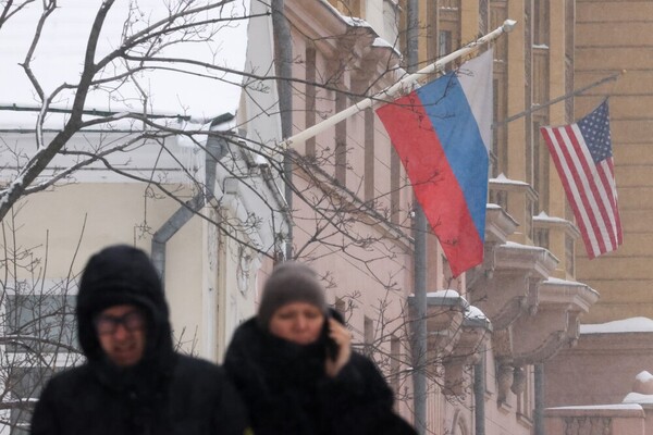 RTLnieuws's tweet image. VS waarschuwt burgers: verlaat Rusland onmiddellijk | Liveblog rtlnieuws.nl/node/5292683