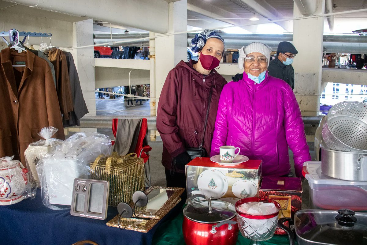 DowntownPitt's tweet photo. Siri, play "How Bizarre" 🎵 

The Car Bazaar is back, taking over a Downtown parking garage with vintage, second-hand, recycled, and collectible items Saturdays starting April 2.

Get the details ➡️ https://t.co/iQDKGj78Y6 https://t.co/N0Y1hvCo91