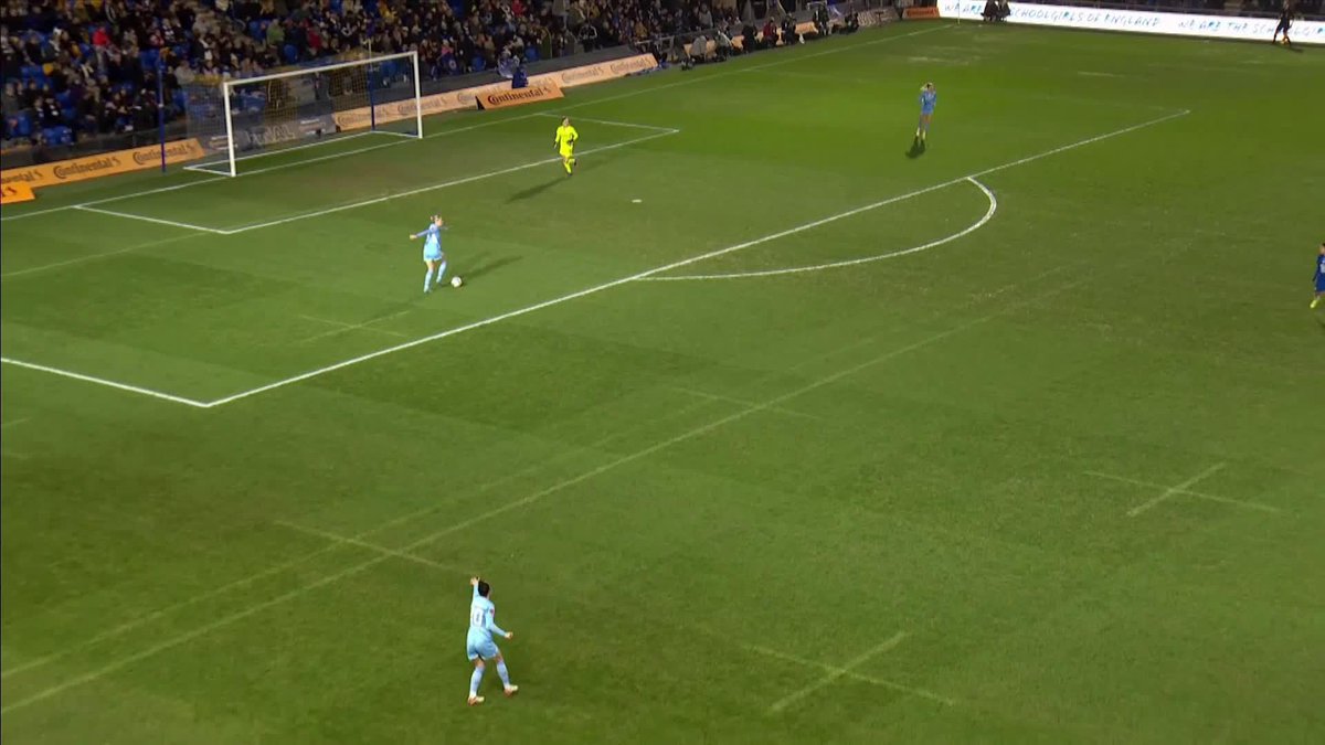 Can’t give @itscarolineweir’s left foot that much space in the box 🤩

@ManCityWomen are back in the game!

#ContiCupFinal