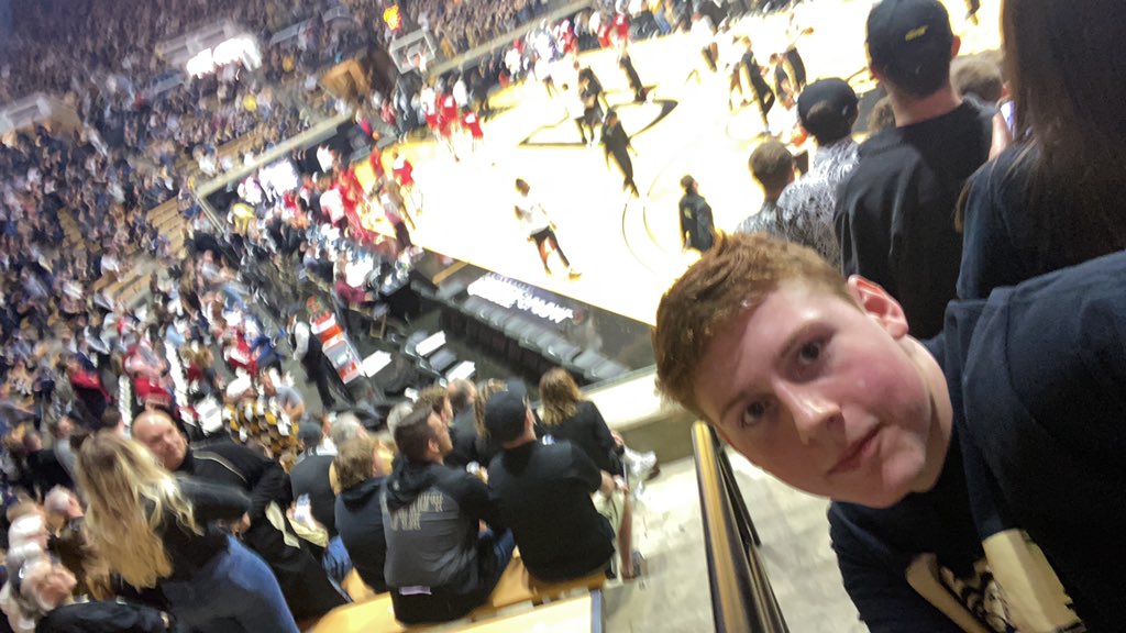 mr_bubbles007's tweet photo. #boilerup https://t.co/Qfz42OyJc5