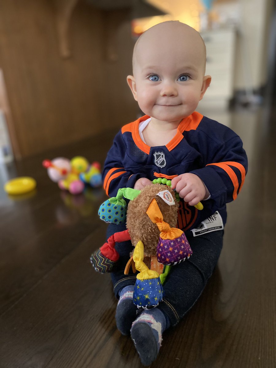 All ready for the game! <a href="/hockeynight/">Hockey Night in Canada</a> <a href="/EdmontonOilers/">Edmonton Oilers</a>