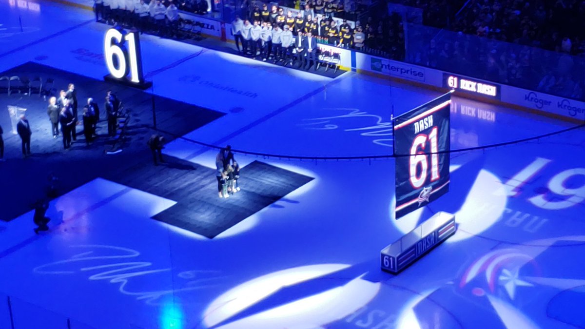 Nash's #61 raised to the rafters tonight! #CBJ61 #CBJ