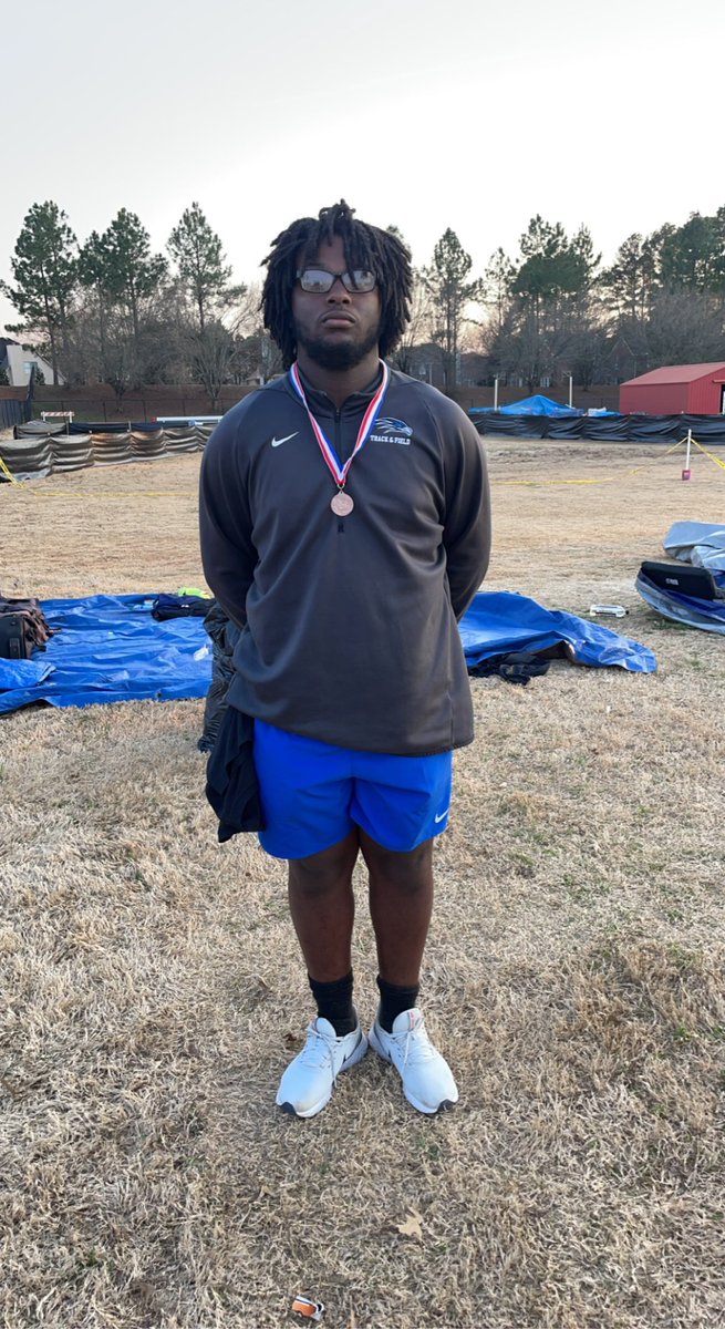 CoachBo7's tweet photo. Great day today!!!! Came home with some hardware. Top 10 finishes from both Girls and Boys Teams. Florence T&amp;F # SHOCKTHEWORLD 🔵⚪️🦅 https://t.co/laxiCX5Iqn