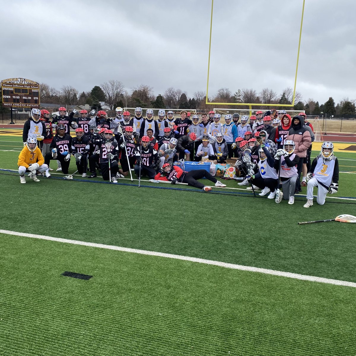 Thomas Jefferson &amp; Rangeview boys lax collected 294 cans of food today before their scrimmage- all donations will be given to a local food pantry - great kids making a difference @RangeviewAthle1 <a href="/DinkelEric/">Coach Eric Dinkel</a> <a href="/CoachKlim/">Jason Klimczak</a> <a href="/KDVR/">FOX31 Denver KDVR</a> @chsaa