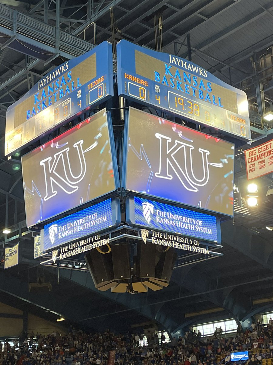 JewelCherry4's tweet photo. #KUfanpix https://t.co/r2ppCThJSd