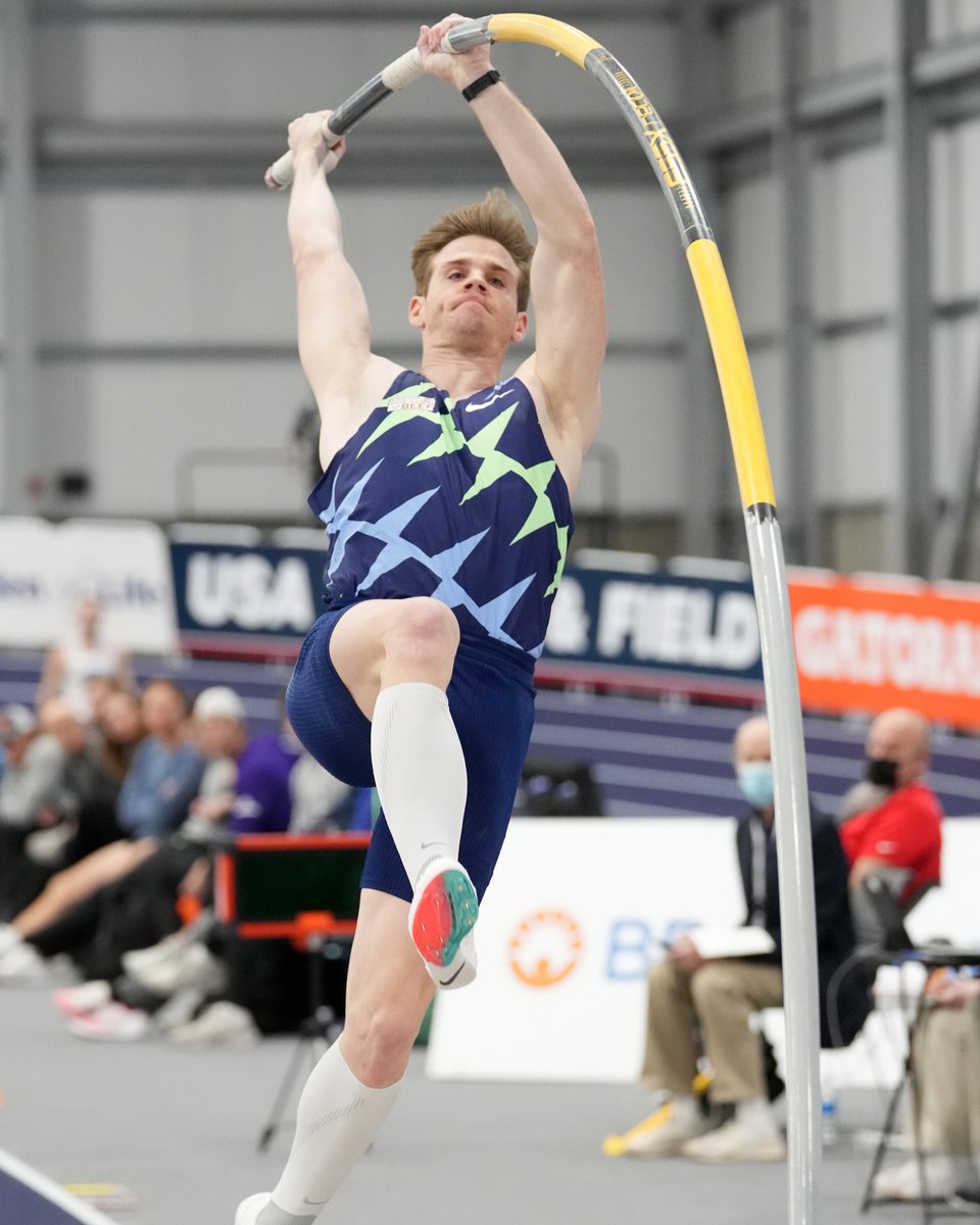 usatf's tweet photo. 🚨*AMERICAN RECORD🚨

@ChrisNilsen2  is on FIRE with a 6.05m clearance in the men’s pole vault to better the American record and match the world lead in Rouen! 

*Pending verification by the USATF Records Committee

#USATF #JourneyToGold https://t.co/TSWkeNg2AS