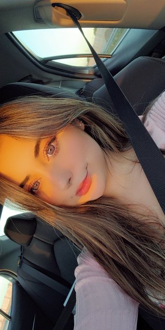 Stupid snapchat selfies https://t.co/gQeaTkJ1OW