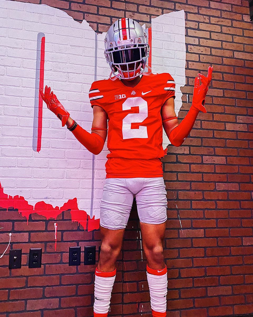 _brayofficial's tweet photo. Can you see it Buckeye Nation👀? Had a great time at OSU this weekend. Thank you to all the coaches and staff for giving me a great experience!
#GoBucks🌰 #notcommitted 
@ryandaytime @CoachTimWalton @R2X_Rushmen1 @Only1CamSpence @markpantoni @OhioStateFB https://t.co/AF3Ll9YptO