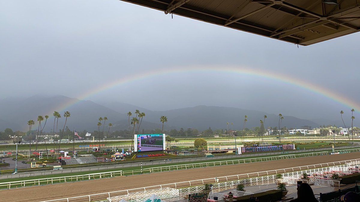 Huge jackpots @santaanitapark 🏇 #thegreatraceplace #sportofkings