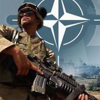 Yugoslavia no atacó a algún país de la OTAN
Irak no atacó a algún país de la OTAN
Libia no atacó a algún país de la OTAN
Siria no atacó a algún país de la OTAN
Lo que pasó es que la OTAN les atacó a ellos
Que no te mientan, OTAN no es para defender estados es para atacar pueblos