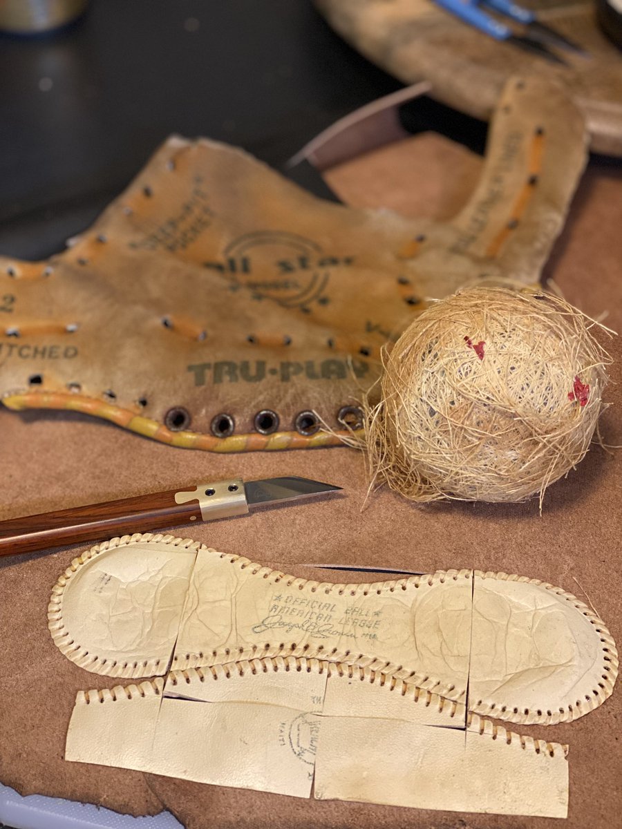 SRoe86's tweet photo. “If you build it, they will come” any baseball fans out there ready to see what I’m whipping up? Vintage baseball mitt WALLET! ♻️😍⚾️ stay tuned¡ #baseball #vintage #sports #baseballwallet #baseballfans #homerun #sportsgear #leatherwork #wallet https://t.co/lCdPlhyKwf