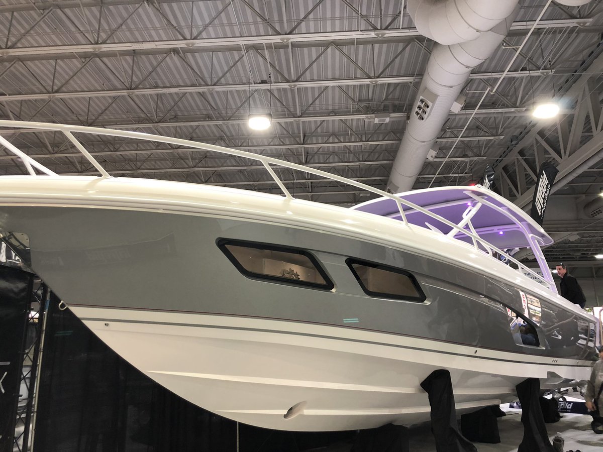 DaveWeinberg19's tweet photo. Think I’ll stick with #golf #ACBoatShow https://t.co/hlvBo5wyim