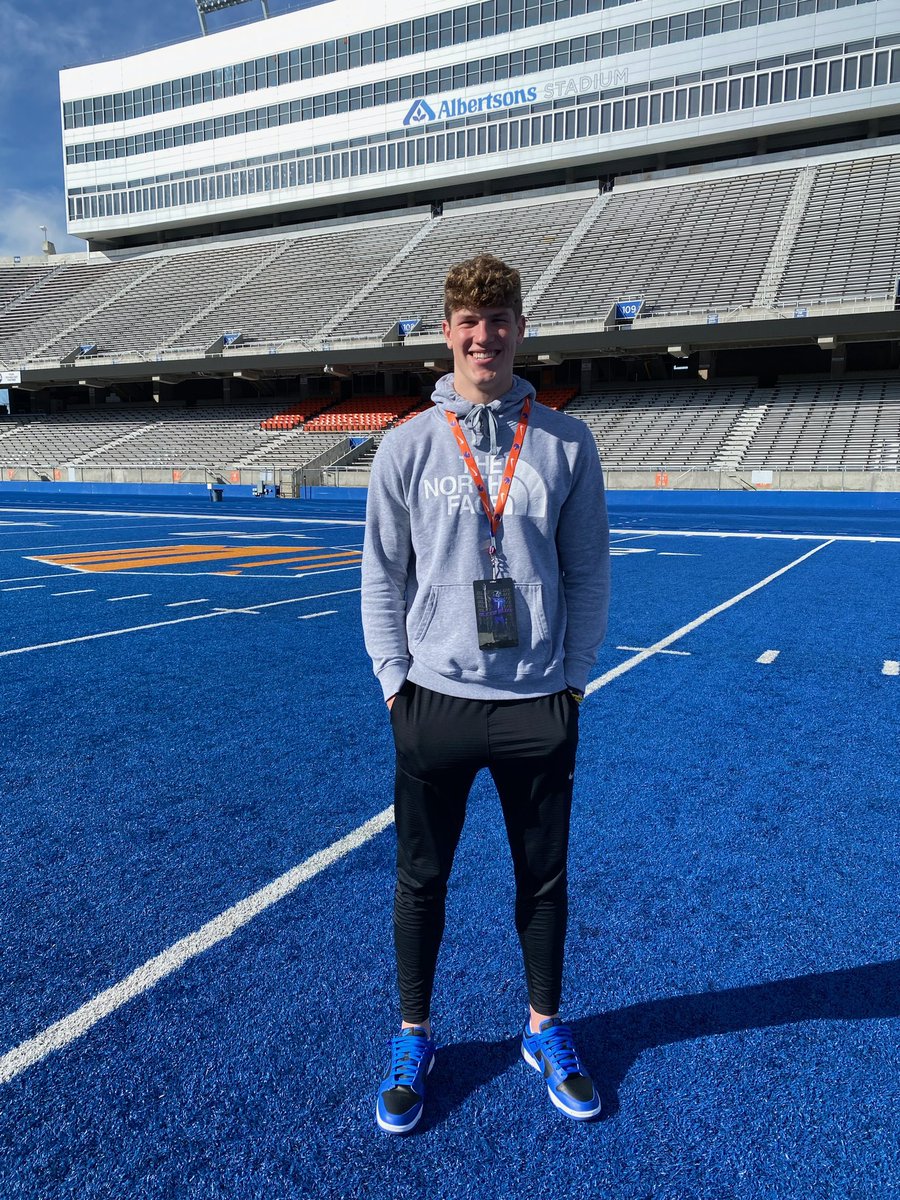 _JakeSimpson88's tweet photo. Had a great time at Boise States junior day!! Thanks for the invite! @BroncoSportsFB @KiyoshiHarris @CoachPotter73  @AABroncoHC @CoachNickStokes https://t.co/ItSmiVVSRO