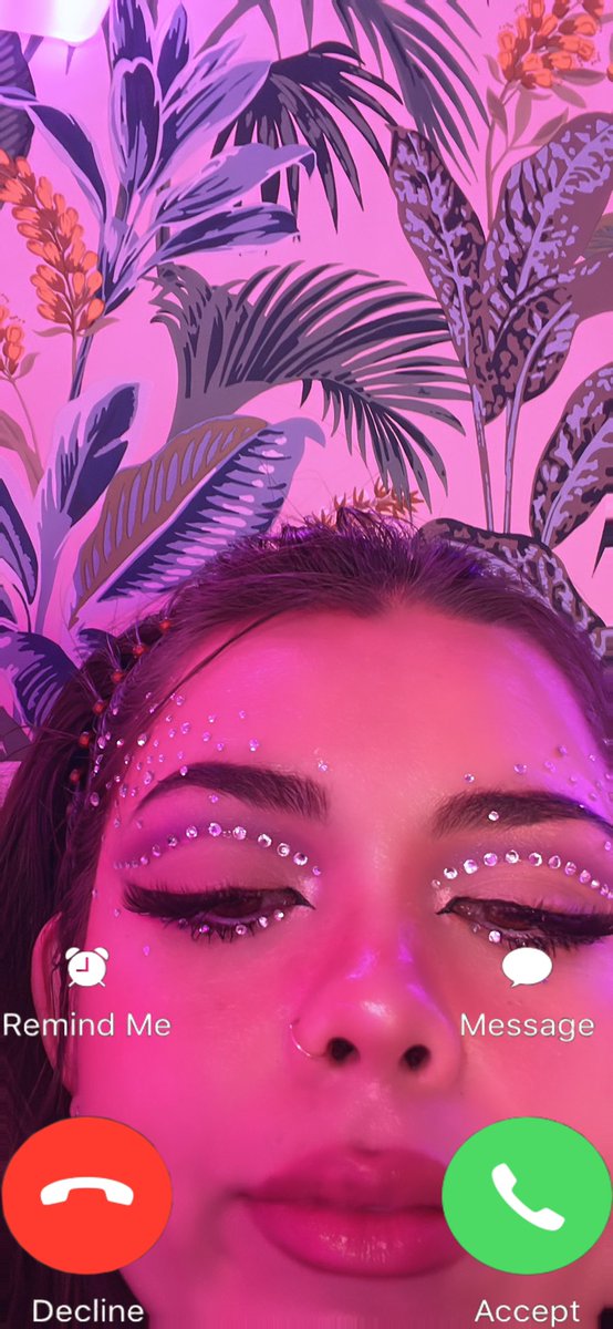 Y won’t u pick up? 😢 💜 𝓛𝓮𝓲𝓪 @urlilgoddess