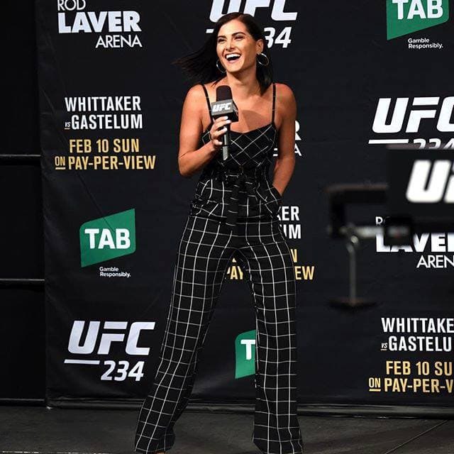 meaggypants's tweet photo. I would let this woman ruin my life and then thank her for it. Down bad. https://t.co/hxbzMZZJLR