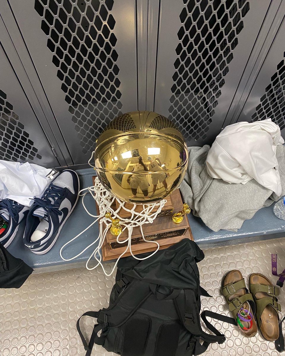 chantheman2022's tweet photo. GOLD BALL @CBHSbasketball #Undefeated https://t.co/Z7OR3c3rdQ