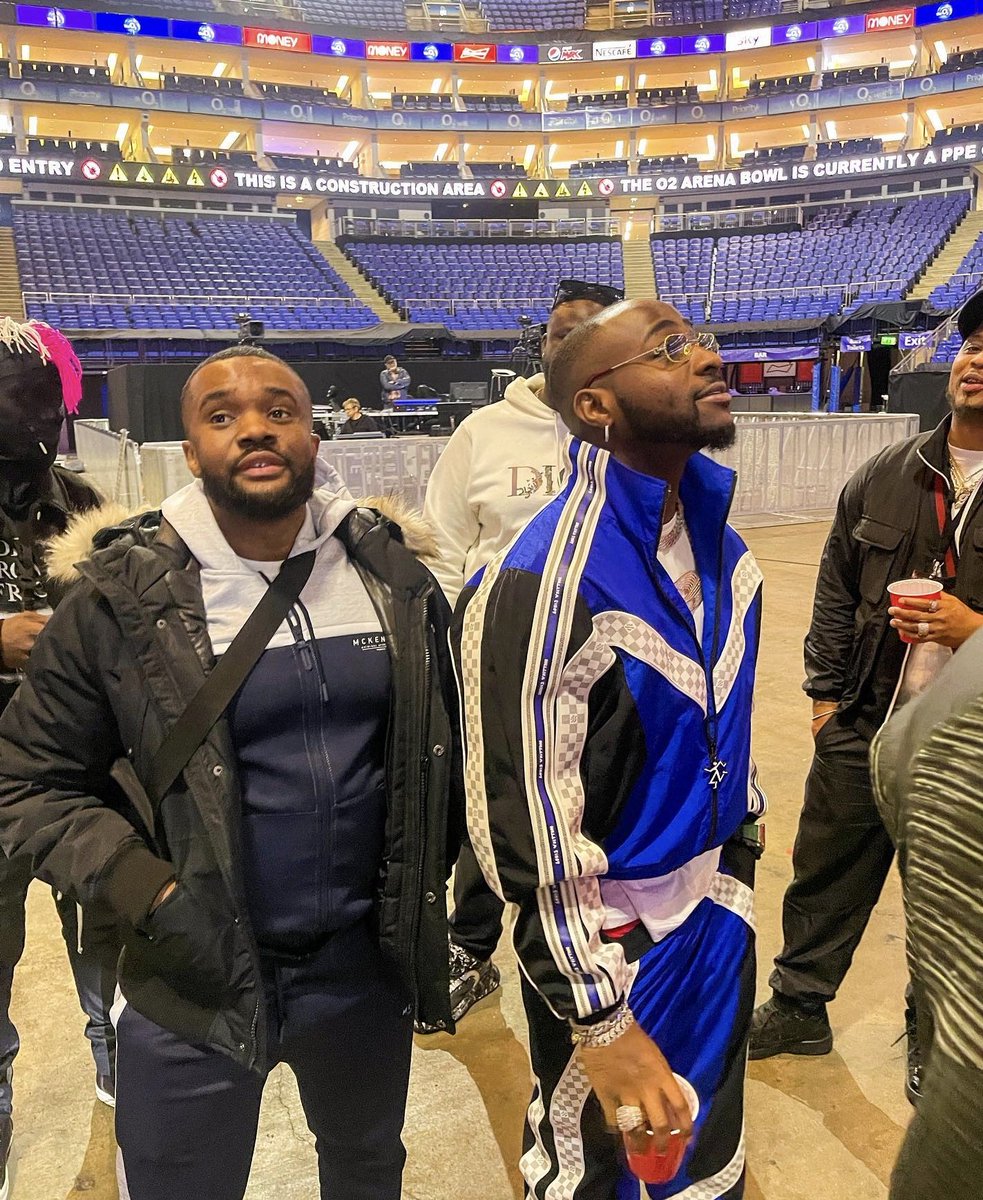 Bee_lummy's tweet image. Wow 02 was lit🔥 thank you baddest for today.....❤🙏    I felt the focalistic and champion sound performance asin I was having goosebumps 😫😫😫😫🤲🤲 #Davido𓃵
#DavidoattheO2
#DavidoO2
#30BG