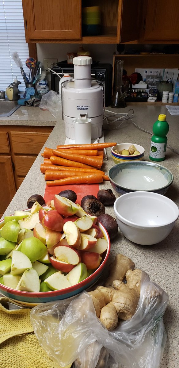 snarkysifu's tweet photo. I'm in my happy place! I'm just a wee bit obsessed with fresh Ginger (juice/tea/smoothies) +have had a hard time finding it lately -Ry found a bunch but it was moldy (I used a bit anyway☠💕). 10pm store run I found a ton @$5lb🙌🏾⚡🤲🏾... Now it's 🥕 🍎 Beet GINGER #JuicingTime!🥳 https://t.co/ZXR5g3MK6b