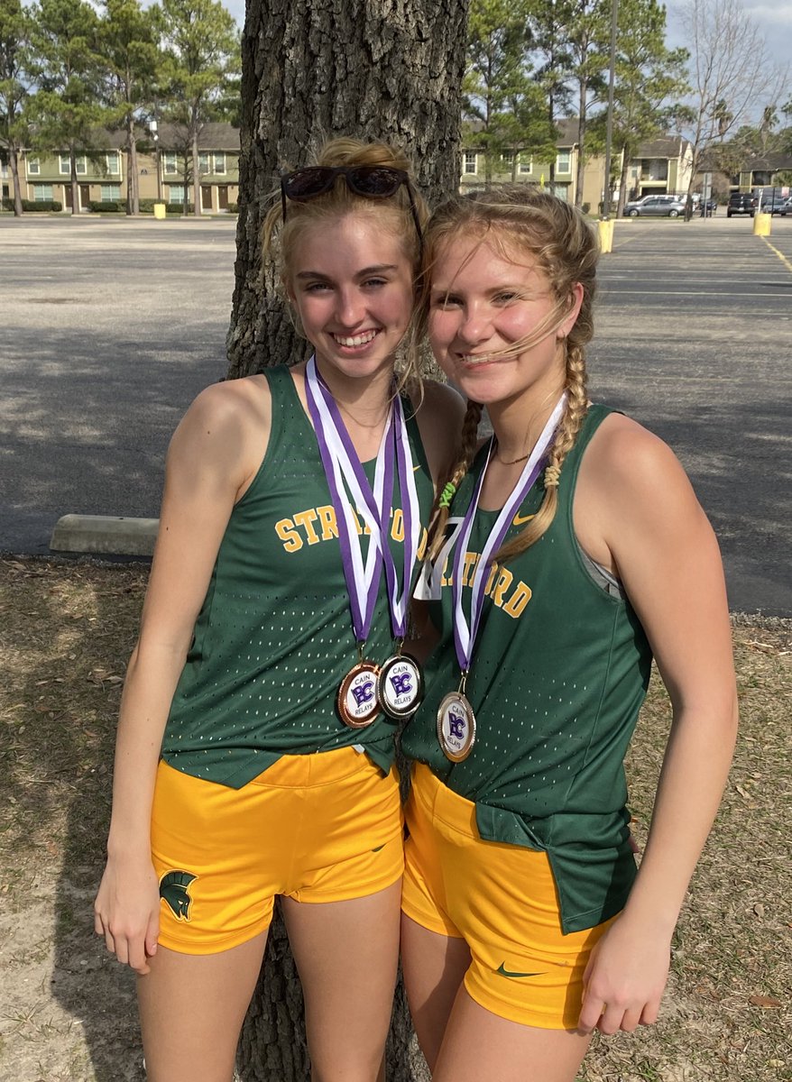 Siemers_XC_TF's tweet photo. I’m incredibly proud of these two girls. They both broke through the 5:20 barrier in the 1600m today. They’ve come a long way, and many more milestones to come. 
Congrats @niamhm_c on your 5:13 finish and @AllieWeinhardt for running 5:19. 🙌 https://t.co/xHqfKs7209