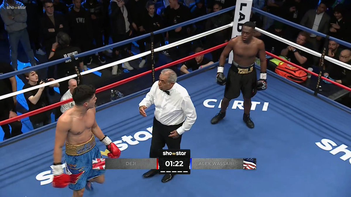 TommyBLackTB's tweet photo. What an EVENT that was! #showstarboxing 🥊🥊
Fucking sucks that shitty UK judges have to ruin fights.
Temper got robbed!
Vitaly got Robbed!
Apart from all of that, AMAZING❗ One of the best YOUTUBE boxing events💪 https://t.co/0w838lsX6a