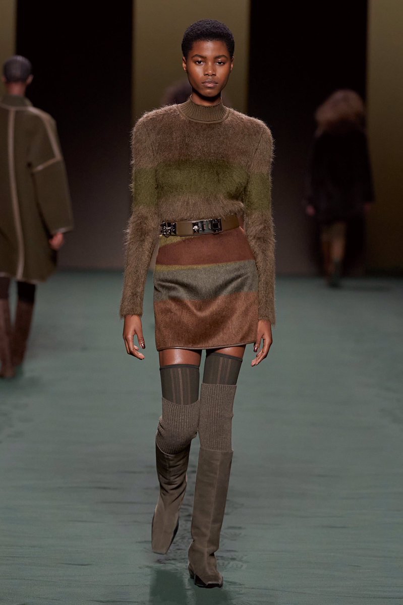 CYBERCUPlD's tweet photo. hermès fall rtw 2022 https://t.co/Z6lT1bkVdK