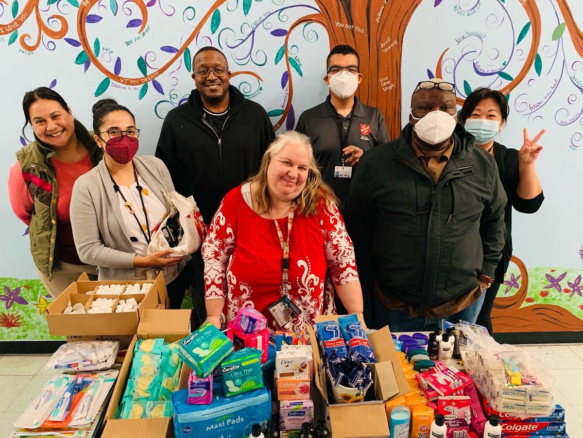 sia_gammaiota's tweet photo. Thank you Hermanas for making our Hygiene Drive a success. We are stoked to have gathered a substantial amount of items to help our friends at the Salvation Army in Bell. 🙌🏻 Your generosity means a lot 🥰
#ΣΙΑ #siacares #communityservice #hermandaddesia https://t.co/w7wy1OPauO