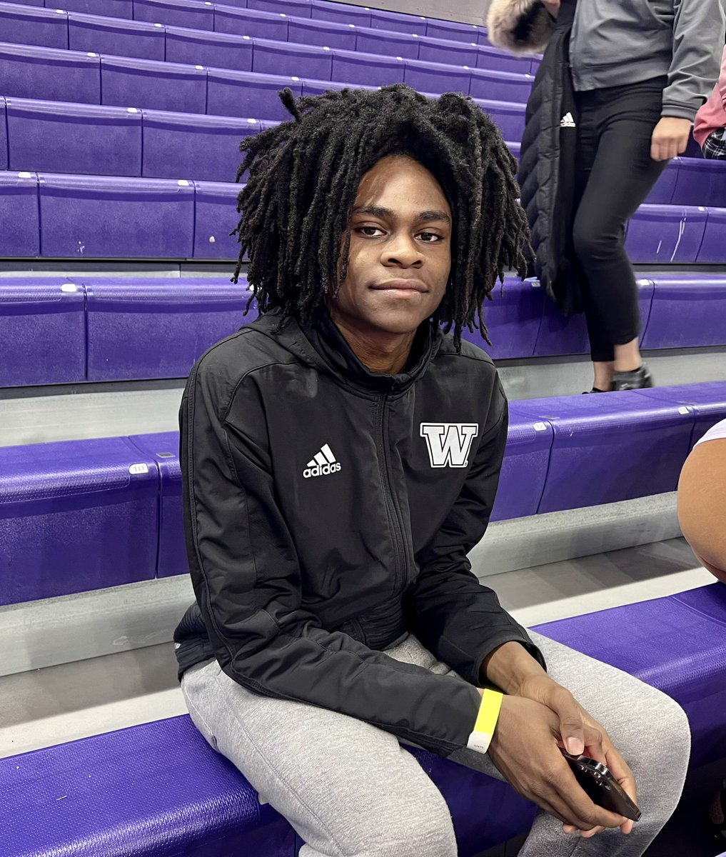 KimGrinolds's tweet photo. Excited to see @TheCh0sen0ne_ in the house @UW_MBB commit #BucketMachine https://t.co/jgWsoyBStG