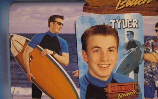 Sabían que Chris Evans fue un personaje jugable en el juego de mesa Mystery Date?

Tyler el surfista podría haber sido tu admirador secreto 🤭