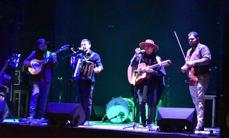 CeltilloFolk's tweet photo. https://t.co/lFxbucWzhc

#celtillofolk #folkmusic #livemusic https://t.co/coFqjQ622x