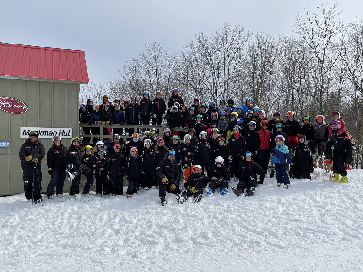 Calabogie_ski's tweet photo. Team photo 📸 day!!! Love all those big smiles, #skiracers 🤩 https://t.co/1BY6Xz6jvS
