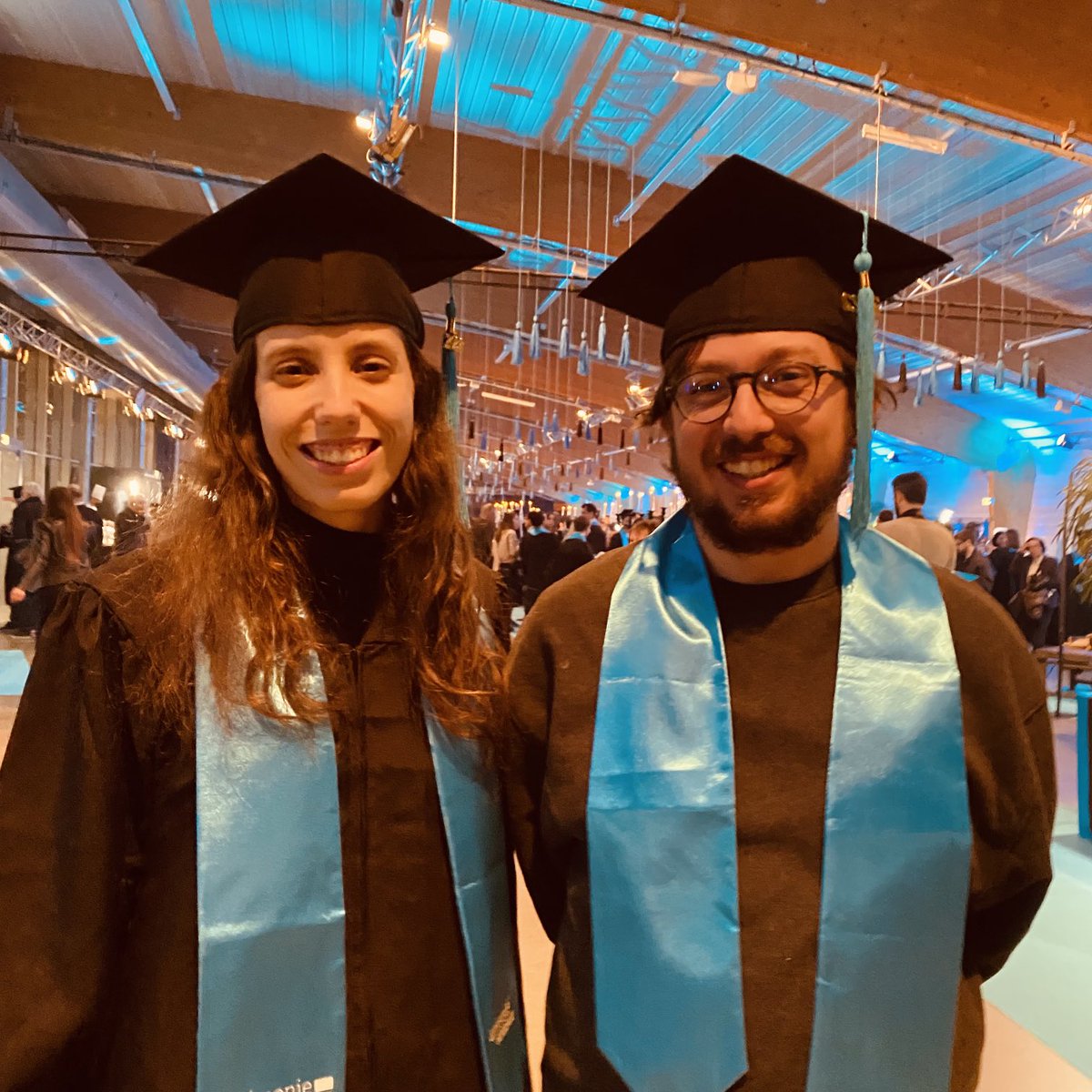PlanarPolarityT's tweet photo. Doctors ⁦@adorrego_r⁩ and Thibault Peineau...#AIS and #cochlea together....a dream come@true 😁 https://t.co/cZECMhJm9S
