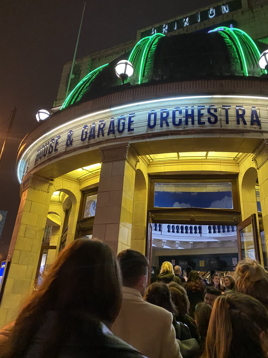 DjF_10's tweet photo. House and garage orchestra #Brixton https://t.co/GzqCnNEODg