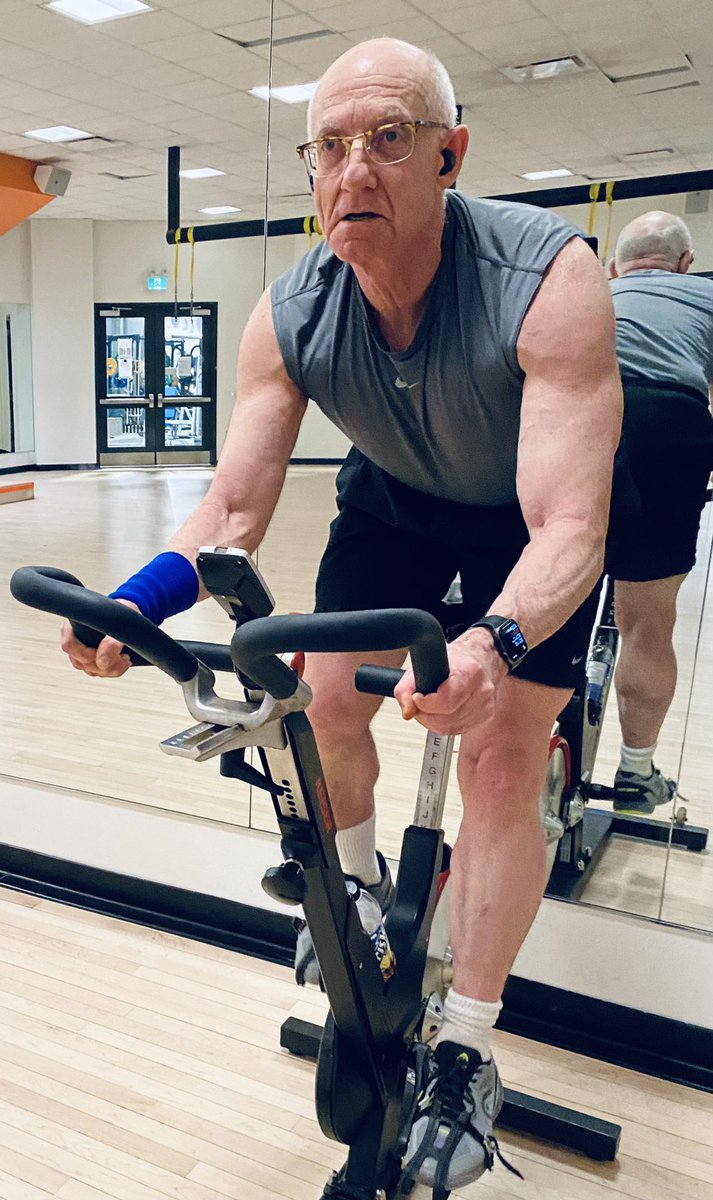 I'm drafting 🚴‍♀️ ultra athletes with <a href="/MGHToronto/">Michael Garron Hospital</a> Mind Riders team in the #RideForMind event today - what an honour! We’re raising funds for mental health facilities &amp; programs at MGH. Please consider donating at bit.ly/MGHMindRiders22 #MentalHealthMatters