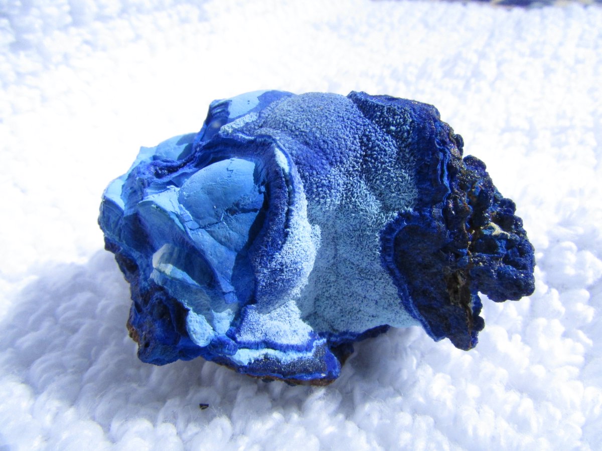 Bisbeeborn1's tweet photo. Azurite from Bisbee, Arizona. All the hues of blue that we remember from this classic location.  The banding is phenomenal.  Dimensions: 5 x 3.2 x 3.0 cm. PM for price. https://t.co/vJ7FRHnxCu