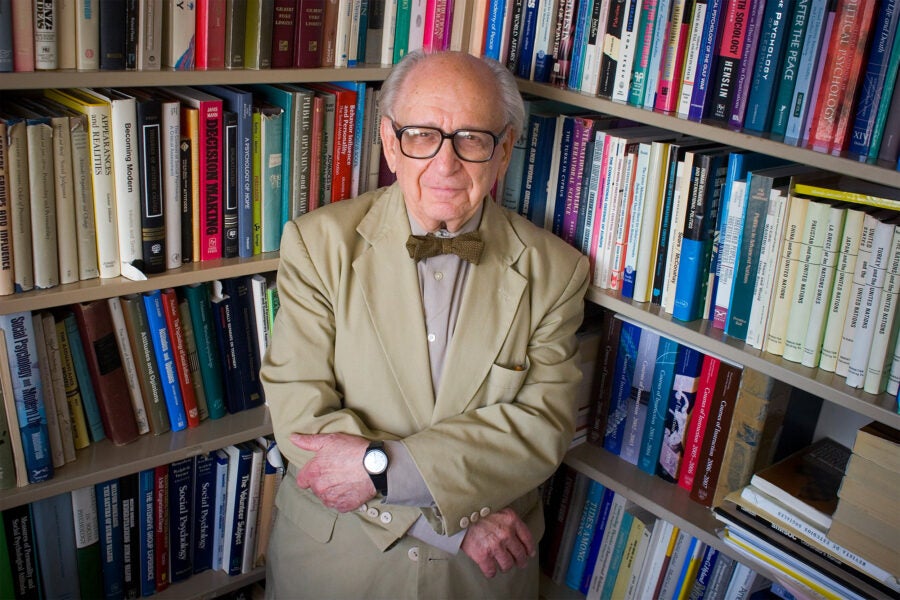 Harvard Psychology mourns the passing of Herbert C. Kelman, 94 dlvr.it/SL8Bz4
