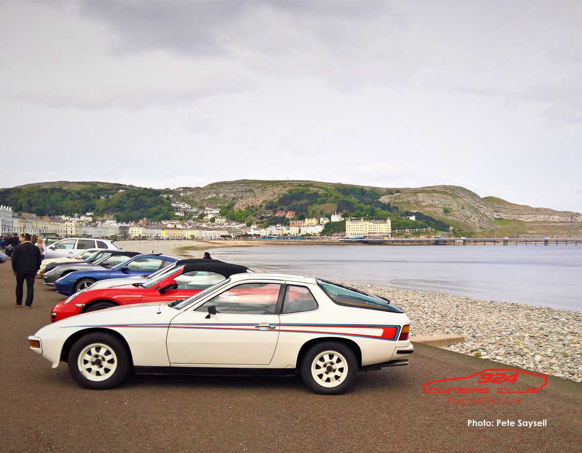 924OC's tweet photo. @PorscheSauce @Martini_Global Stripes and that interior.  What’s not to love? https://t.co/Oafl6qyI1c