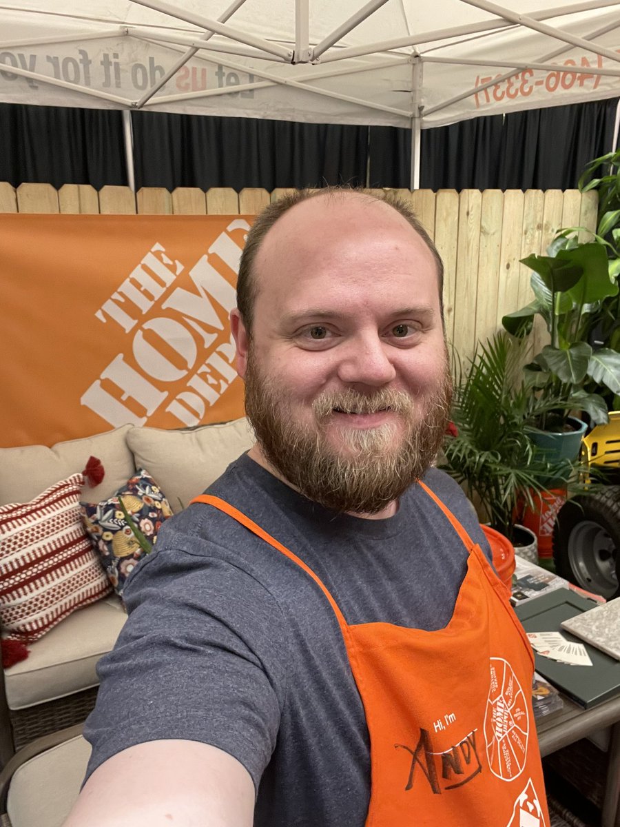 AndyCBGKY's tweet photo. Representing Home Depot #2318 at the @BldrsAssocSCKY 2022 Home Expo #THD @HomeDepot https://t.co/bCCIRQ5Smv