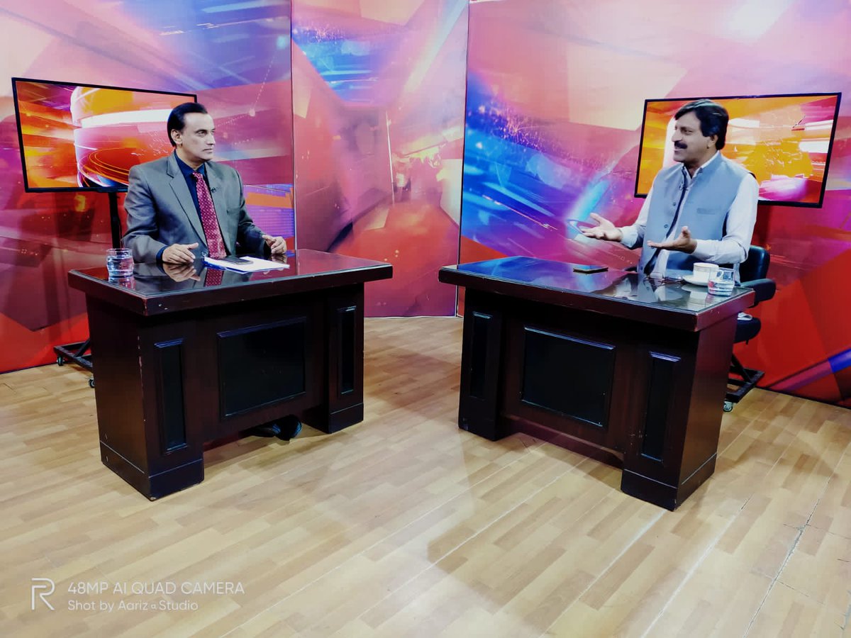 q_Asif's tweet image. AWAZ tv programe Sindh Desk with Razzaq Serohi. we have discussed on current political situation #AwamiLongMarch 
no confidence move against PM @ImranKhanPTI