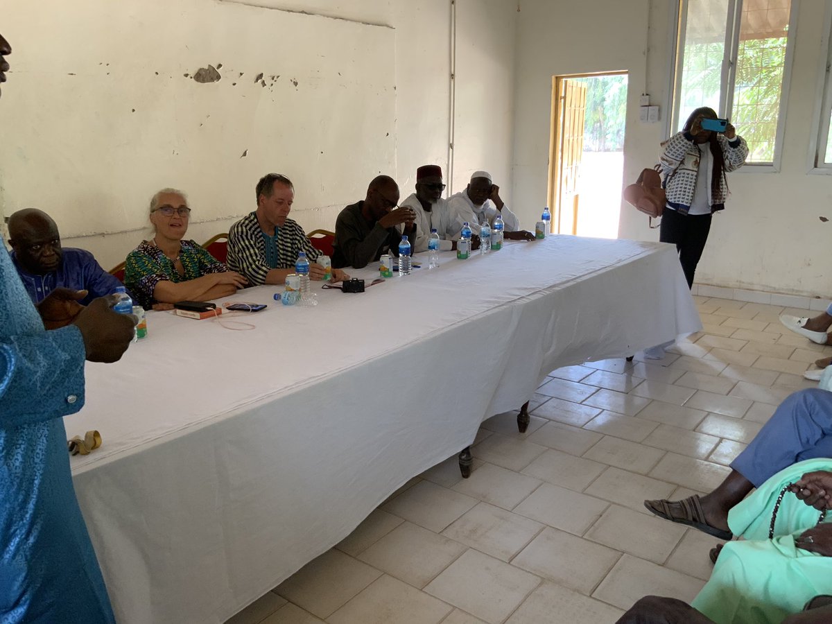 BrusubiRotary's tweet photo. Prior to conducting a site visit, the delegation meet with Kaur SSS authorities and community representatives among them The Chiefs of Upper Saloum and Lower Saloum Districts CCR #TheGambia.  Pupils also attended the event. https://t.co/jLzSUMnaHE