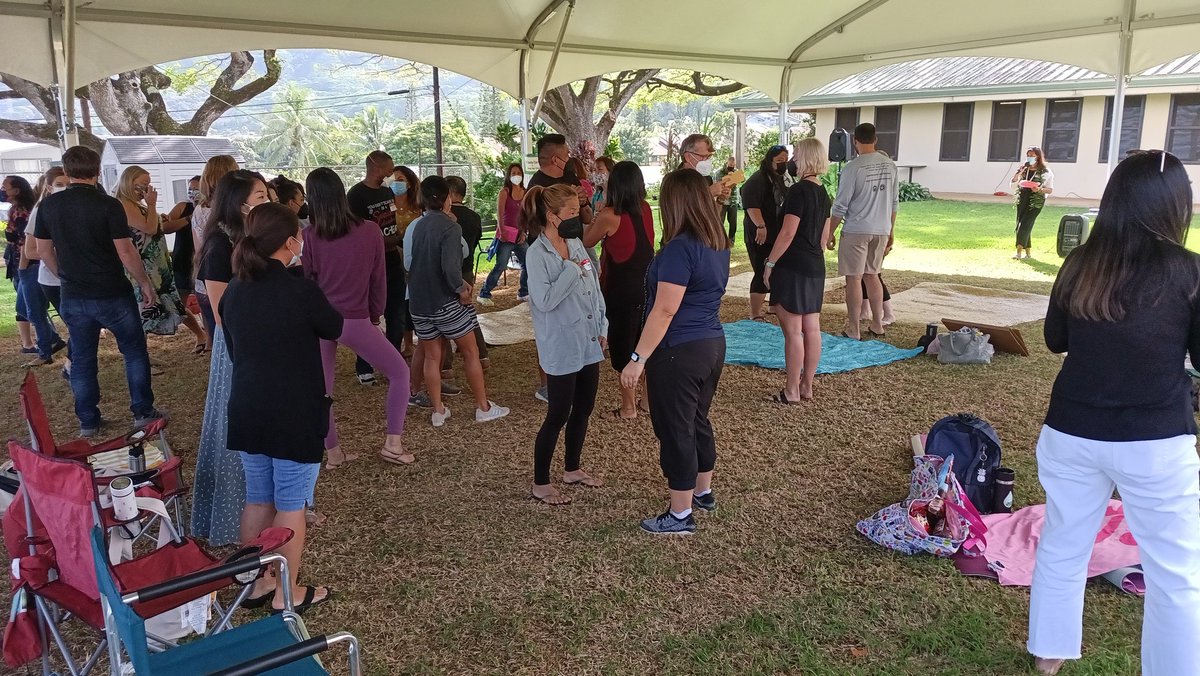KristenBrummel's tweet photo. The 1st Hawai‘i Educators Write Retreat has kicked off w/ a welcome by organizers &amp; visionaries @KristiOda &amp; @drmikeida, a keynote by 2022 Teacher of the Year @sayuri_neko &amp; lively convos to get us in the mood to write &amp; share! https://t.co/YH7fyM2U86